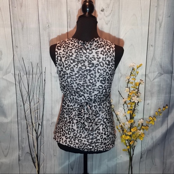 White House Black Market Sleeveless Blouse.    211 - Picture 2 of 6